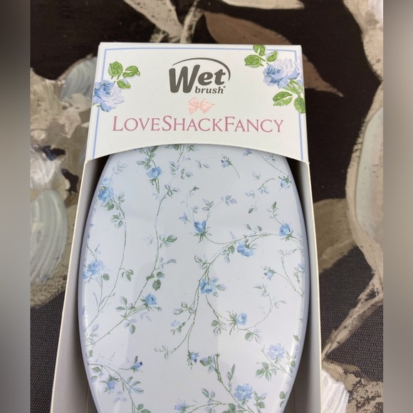 NIB LoveShackFancy Wet Original Detangler Round Brush in English Ivy Blue. - Picture 4 of 14